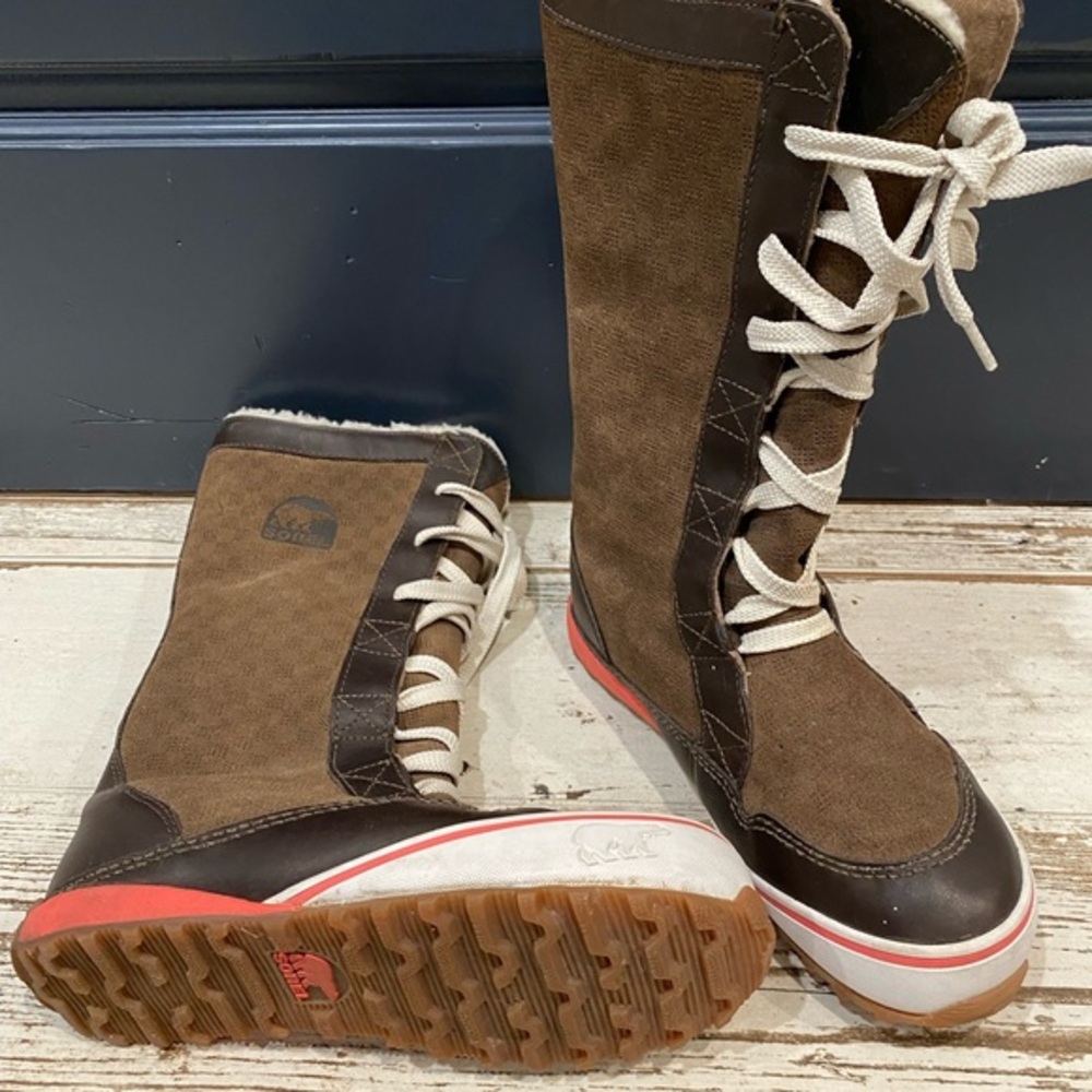SORELS! Indoor/outdoor boots - not too hot! Like NEW, worn once! GREAT DEAL!💖!